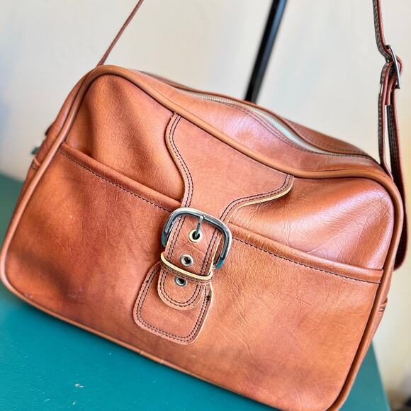 RARE Vintage Pierre Cardin Bag – Lock + ORIGINAL KEYS, 10"x16" Adjustable Strap - Picture 1 of 8